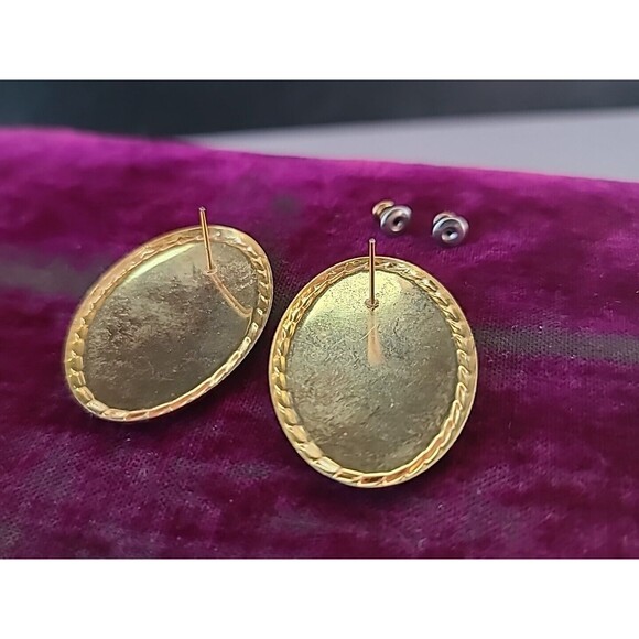 Vintage Oval Shaped Enamel Stud Earrings - Picture 9 of 10